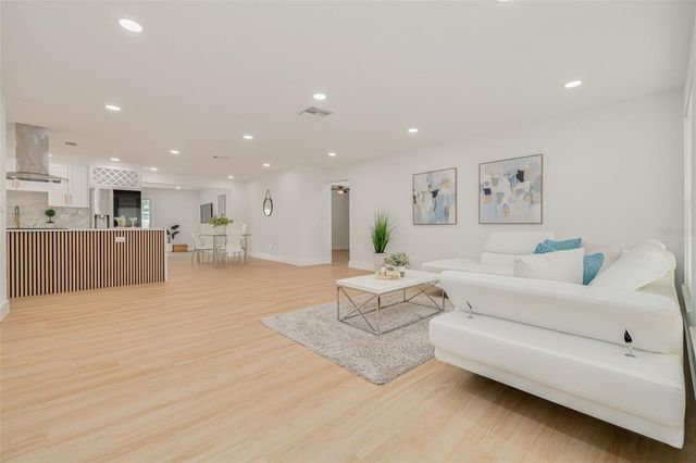 11785 108TH AVENUE N, Largo, FL 33778