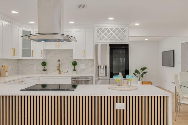 11785 108TH AVENUE N, Largo, FL 33778