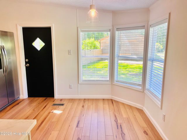 498 Arvida Spur Road, Rocky Point, NC 28457