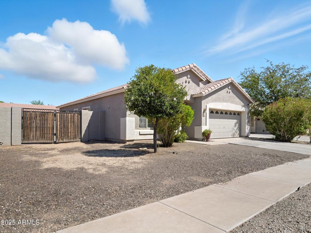 9336 W RAYMOND Street, Tolleson, AZ 85353