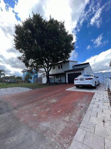 2465 Southridge Road, Delray Beach, FL 33444