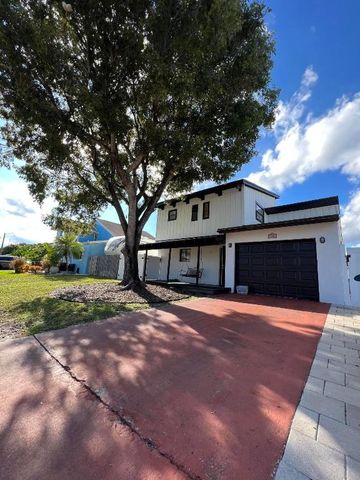 2465 Southridge Road, Delray Beach, FL 33444