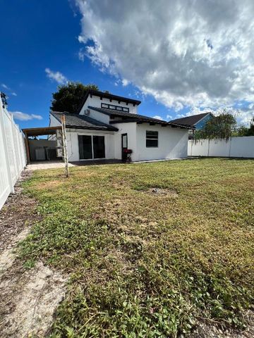 2465 Southridge Road, Delray Beach, FL 33444