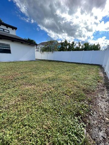 2465 Southridge Road, Delray Beach, FL 33444
