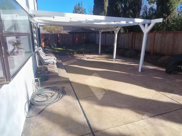 2797 Alhambra Dr, Cameron Park, CA 95682