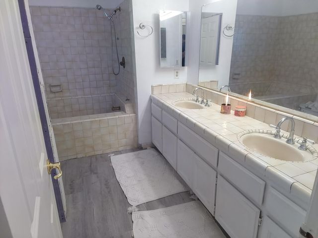 2797 Alhambra Dr, Cameron Park, CA 95682