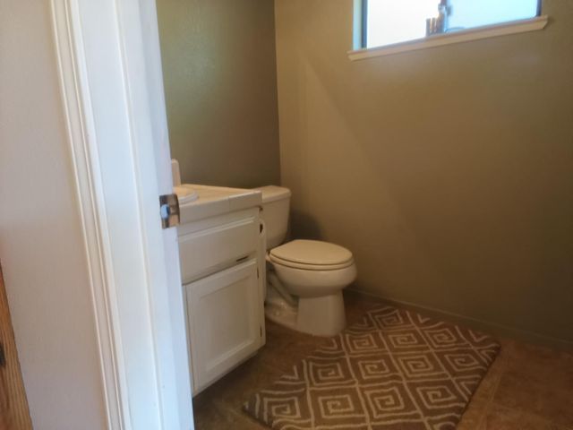 2797 Alhambra Dr, Cameron Park, CA 95682