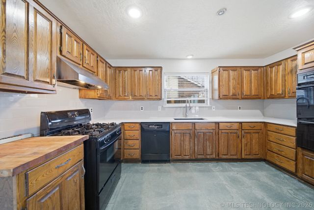 8601 E 78th Place, Tulsa, OK 74133