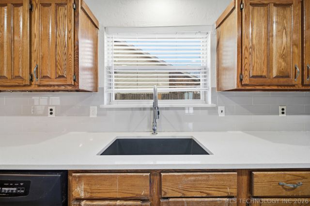 8601 E 78th Place, Tulsa, OK 74133