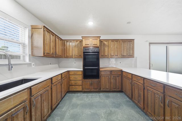 8601 E 78th Place, Tulsa, OK 74133