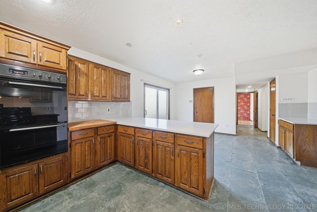 8601 E 78th Place, Tulsa, OK 74133