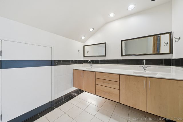 8601 E 78th Place, Tulsa, OK 74133