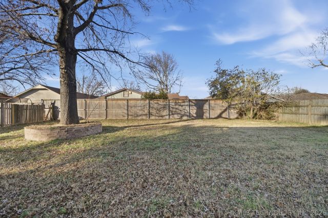 8601 E 78th Place, Tulsa, OK 74133