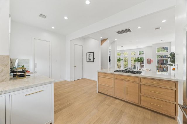 2224 Mid Lane, Houston, TX 77027