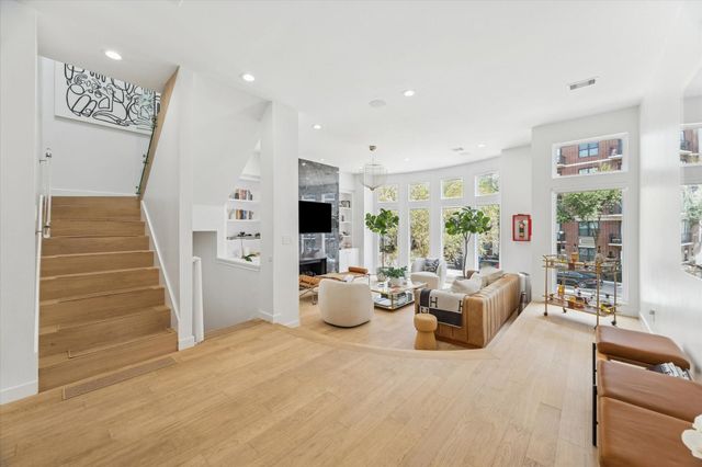 2224 Mid Lane, Houston, TX 77027