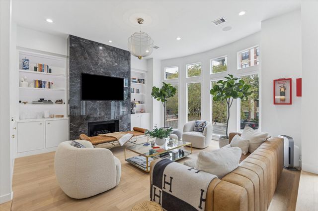 2224 Mid Lane, Houston, TX 77027