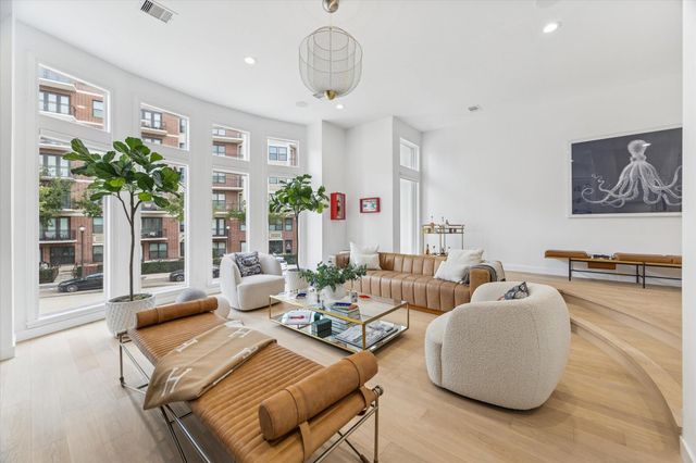 2224 Mid Lane, Houston, TX 77027