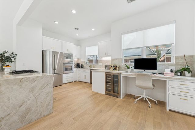 2224 Mid Lane, Houston, TX 77027