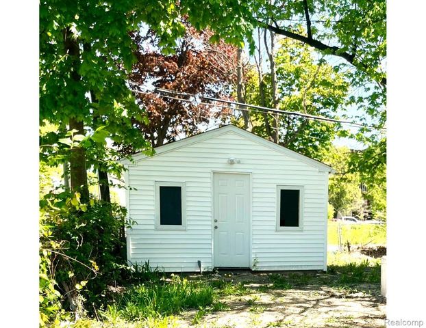 7520 Hanover Street, Detroit, MI 48206