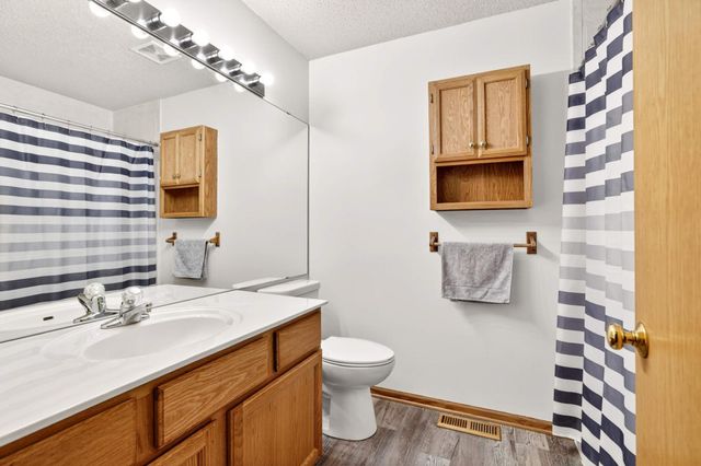 1865 121st Lane NW 811, Coon Rapids, MN 55448