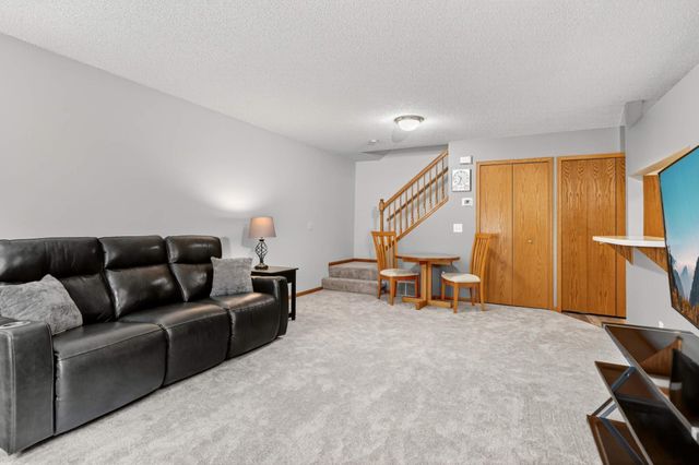 1865 121st Lane NW 811, Coon Rapids, MN 55448