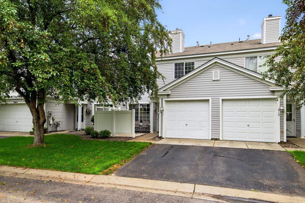 1865 121st Lane NW 811, Coon Rapids, MN 55448