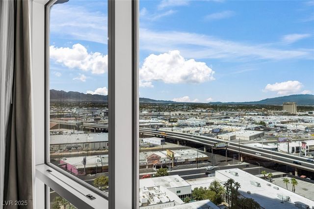 2000 North Fashion Show Drive 2414, Las Vegas, NV 89109