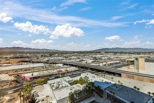 2000 North Fashion Show Drive 2414, Las Vegas, NV 89109