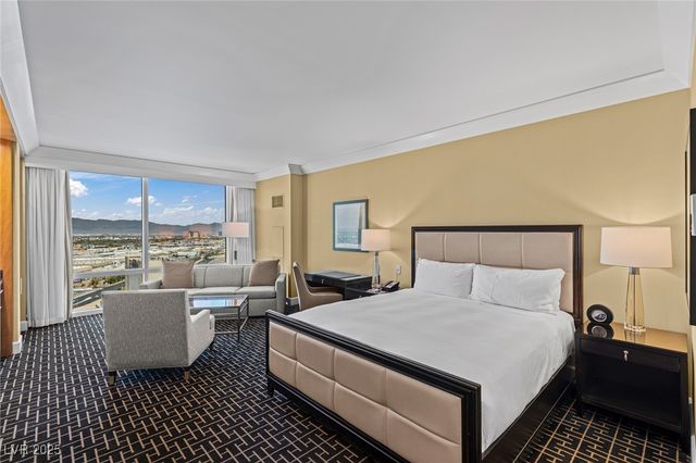 2000 North Fashion Show Drive 2414, Las Vegas, NV 89109