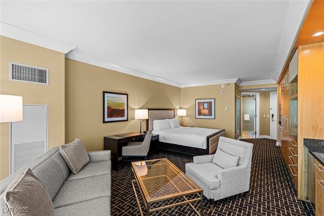 2000 North Fashion Show Drive 2414, Las Vegas, NV 89109