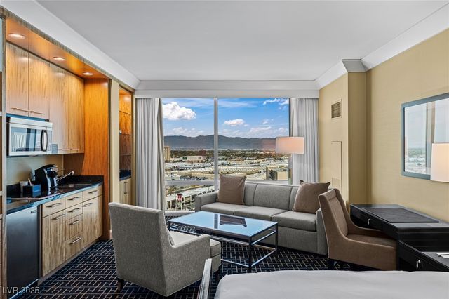 2000 North Fashion Show Drive 2414, Las Vegas, NV 89109