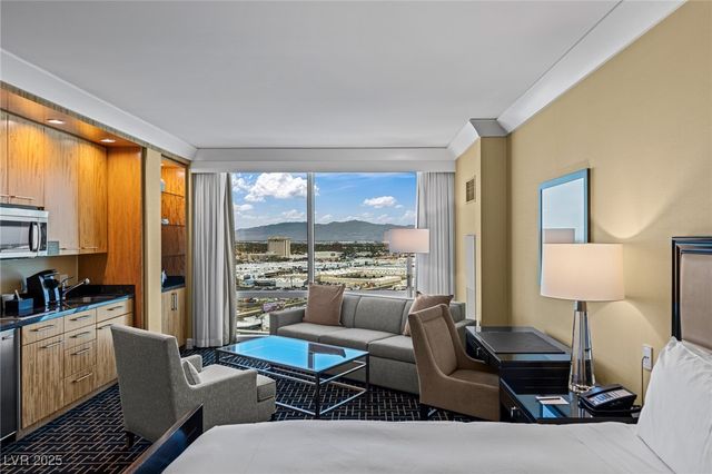 2000 North Fashion Show Drive 2414, Las Vegas, NV 89109