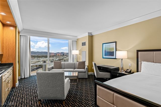 2000 North Fashion Show Drive 2414, Las Vegas, NV 89109