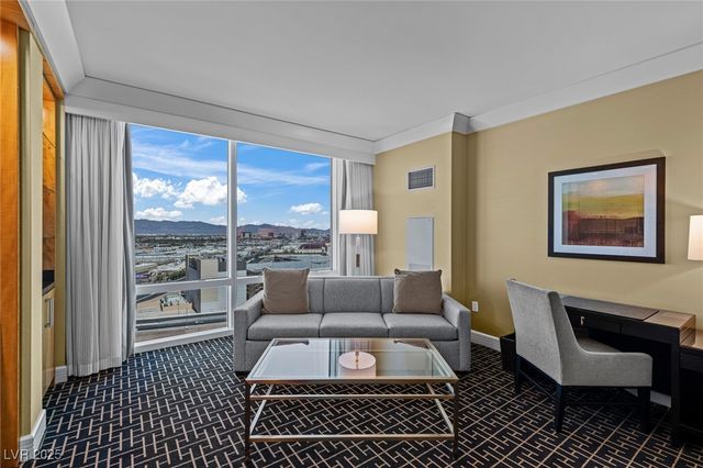 2000 North Fashion Show Drive 2414, Las Vegas, NV 89109