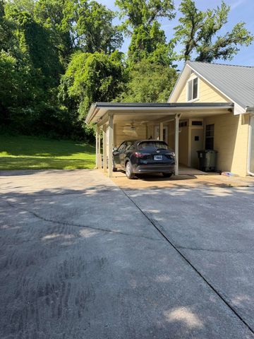 1142 Old Pineville Road, Chattanooga, TN 37405