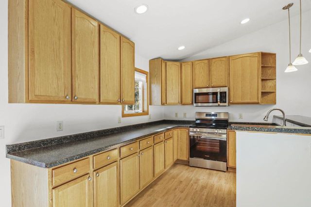 104 Maria Lane, Cottage Grove, WI 53527