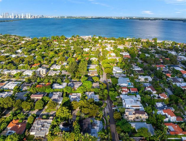 4590 Adams Ave, Miami Beach, FL 33140