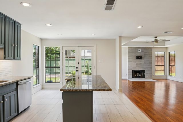 14815 Surveyor Boulevard, Addison, TX 75001