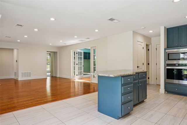 14815 Surveyor Boulevard, Addison, TX 75001