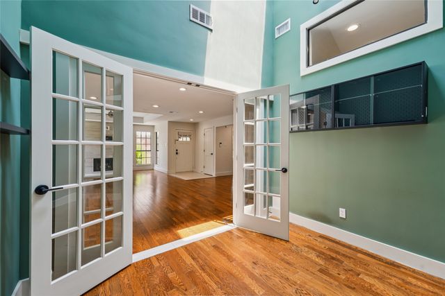 14815 Surveyor Boulevard, Addison, TX 75001