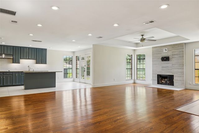 14815 Surveyor Boulevard, Addison, TX 75001