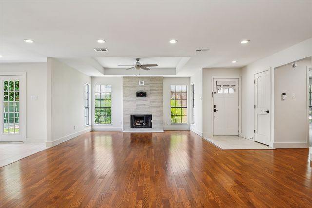14815 Surveyor Boulevard, Addison, TX 75001