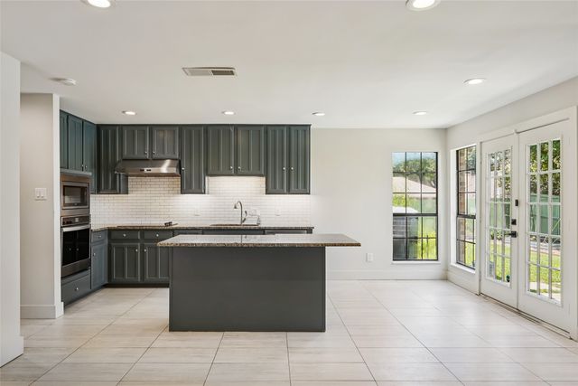 14815 Surveyor Boulevard, Addison, TX 75001