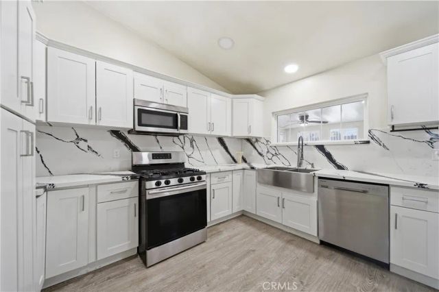 14211 La Mirada St, Victorville, CA 92392