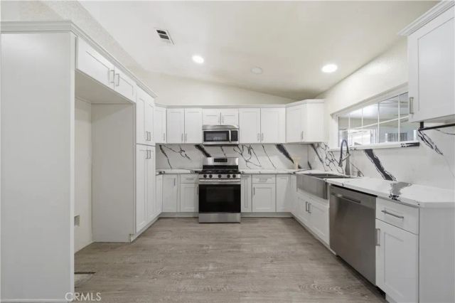 14211 La Mirada St, Victorville, CA 92392