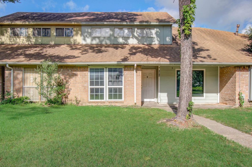 5710 Easthampton Drive C, Houston, TX 77039