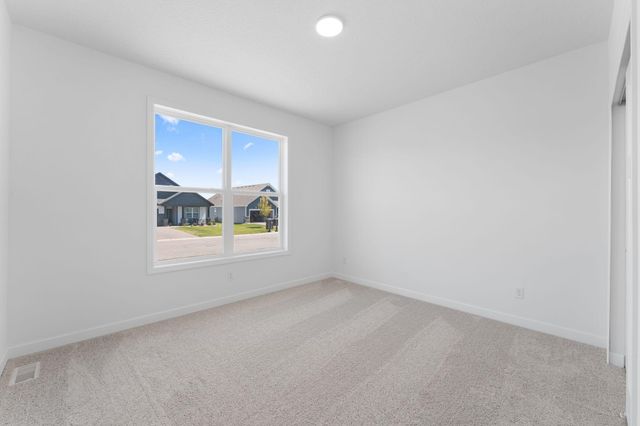 5184 Long Pointe Bay, Woodbury, MN 55129