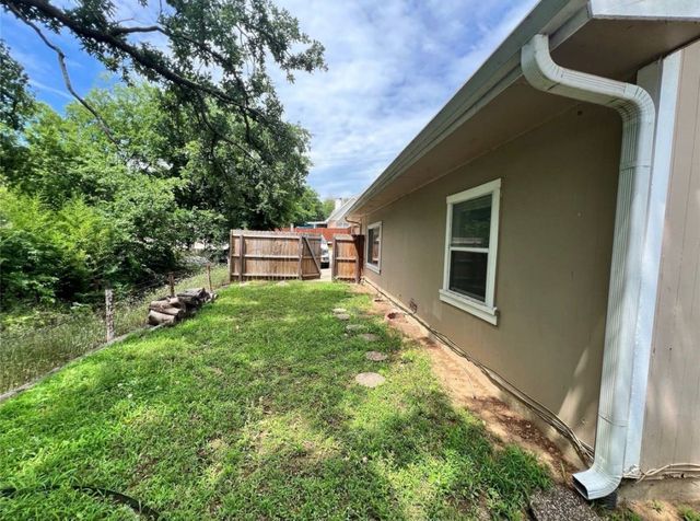 600 Lake Drive, Lake Dallas, TX 75065