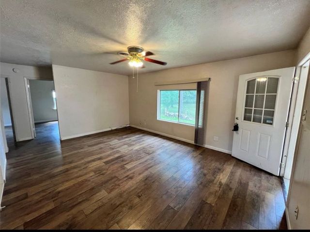 600 Lake Drive, Lake Dallas, TX 75065