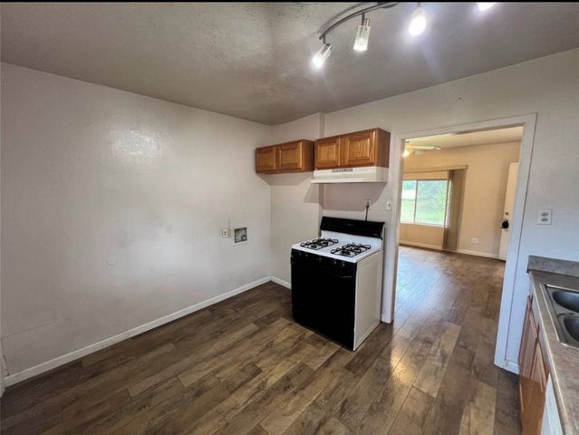 600 Lake Drive, Lake Dallas, TX 75065